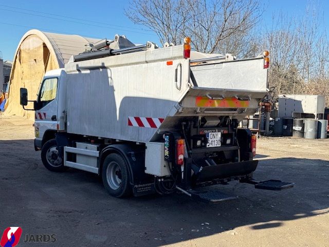 Mitsubihi Center 2011 6 m3   6 